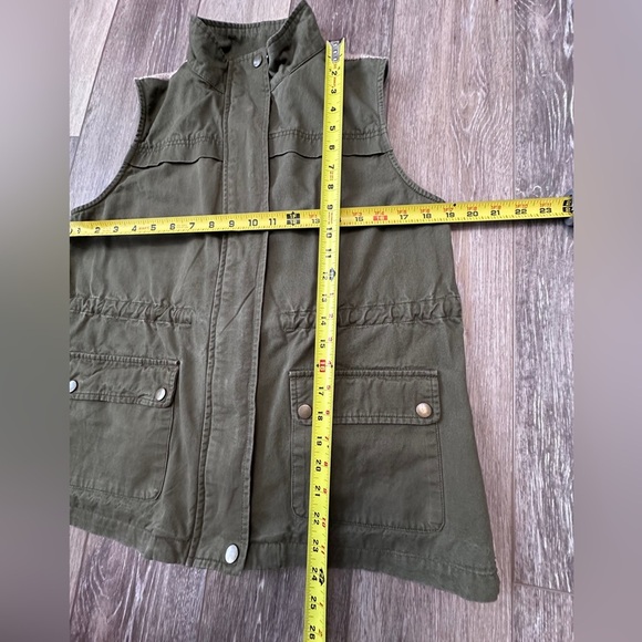 🛍️Blu Pepper Green cinched southwestern Aztec cargo sweater vest Size M - Picture 5 of 6